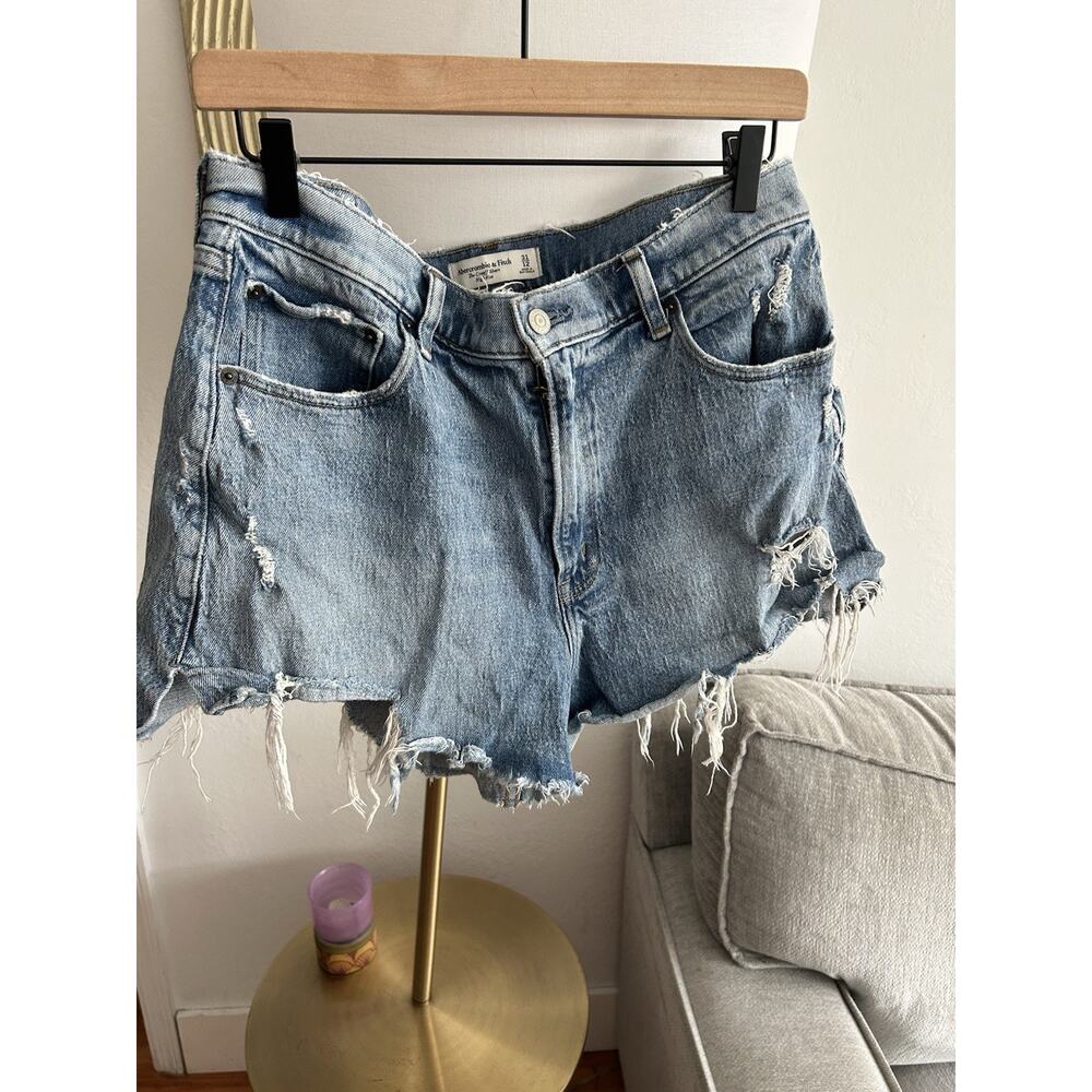Abercrombie & Fitch Denim Short High Rise Size 31 / 12 Distressed Cut Off